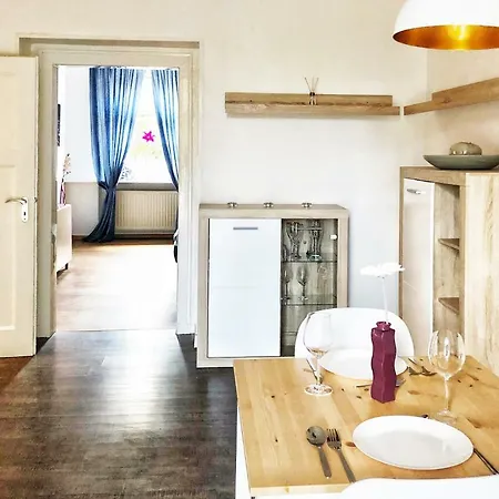 Wunderschöne Altbauwohnung Mit Flair In Apartment