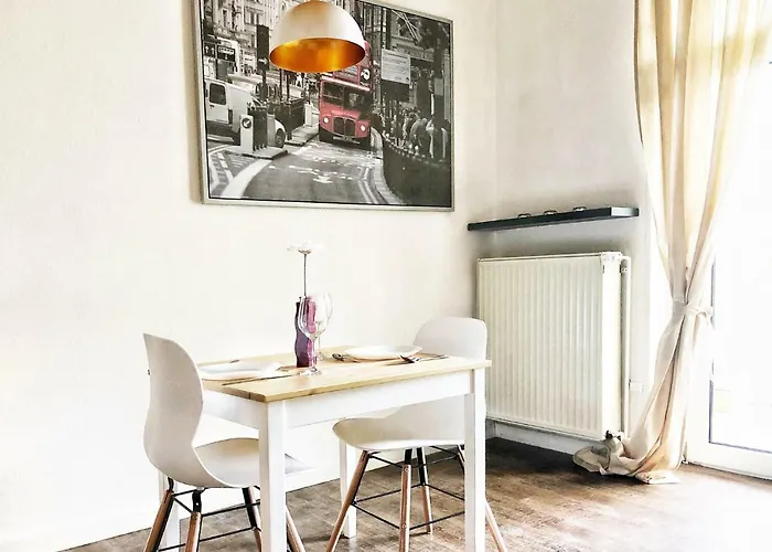 Wunderschoene Altbauwohnung Mit Flair In *